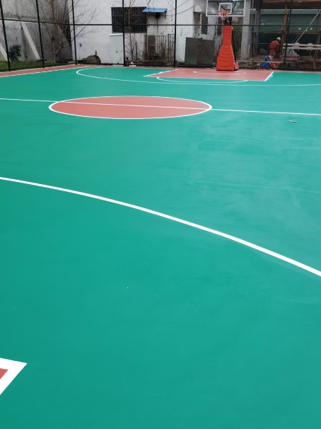 韶山 球场长期使用易出现地面开裂